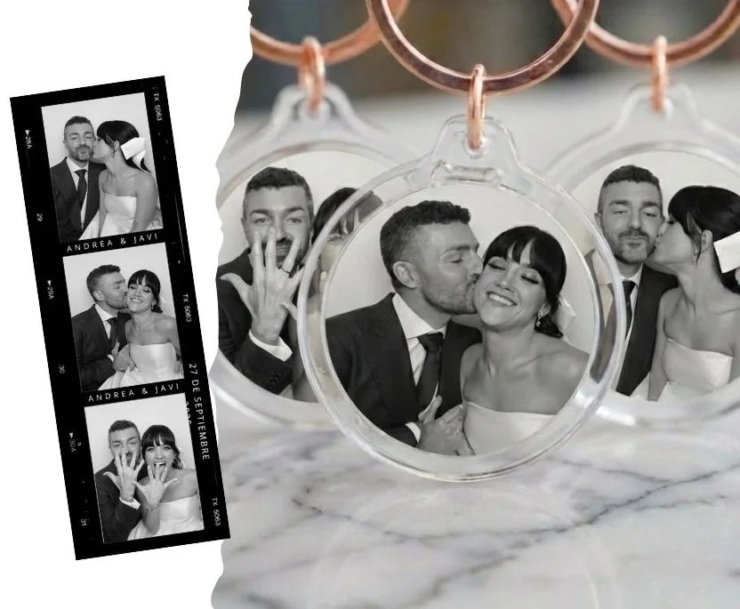 Llaveros personalizados de acrílico con la foto de los novios